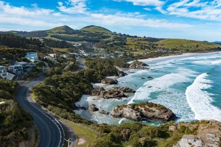 Stay In School By The Sea Dunedin Exterior photo